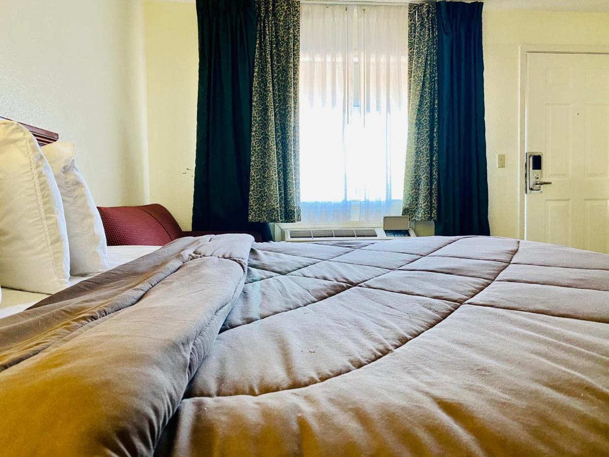Ozark Inn & Suites Eksteriør billede