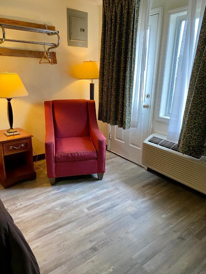 Ozark Inn & Suites Eksteriør billede