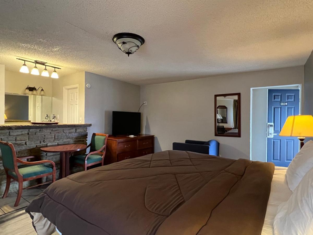 Ozark Inn & Suites Eksteriør billede