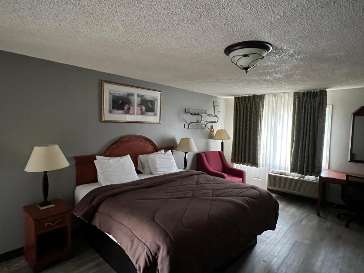 Ozark Inn & Suites Eksteriør billede