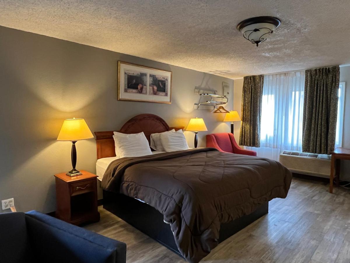 Ozark Inn & Suites Eksteriør billede