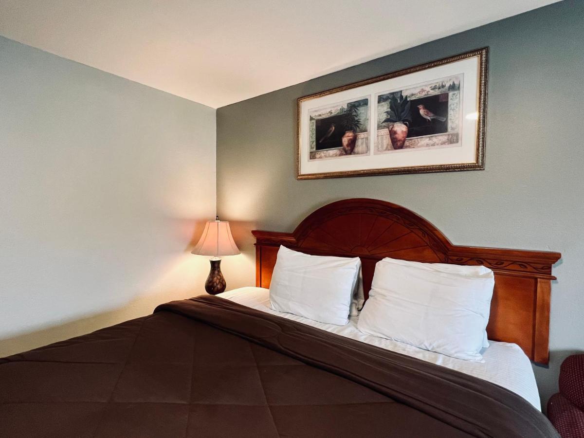 Ozark Inn & Suites Eksteriør billede