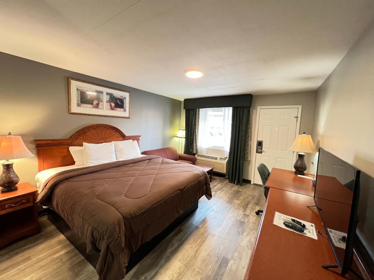 Ozark Inn & Suites Eksteriør billede