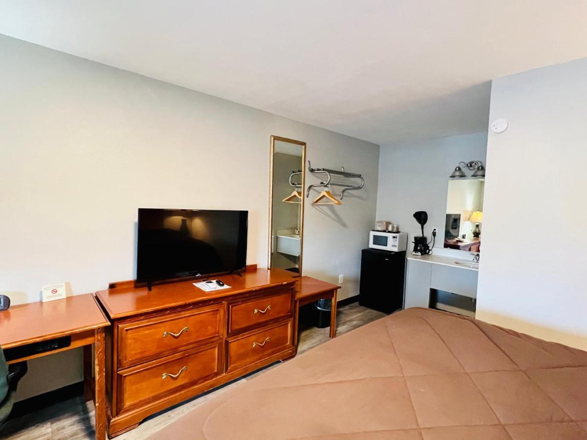 Ozark Inn & Suites Eksteriør billede