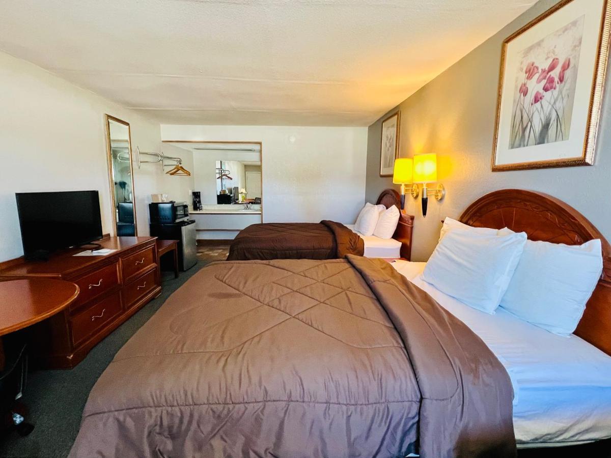 Ozark Inn & Suites Eksteriør billede