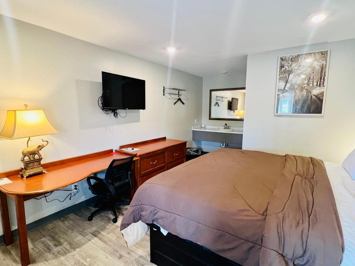 Ozark Inn & Suites Eksteriør billede