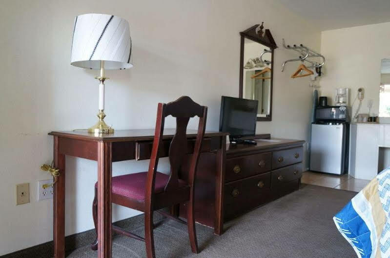 Ozark Inn & Suites Eksteriør billede