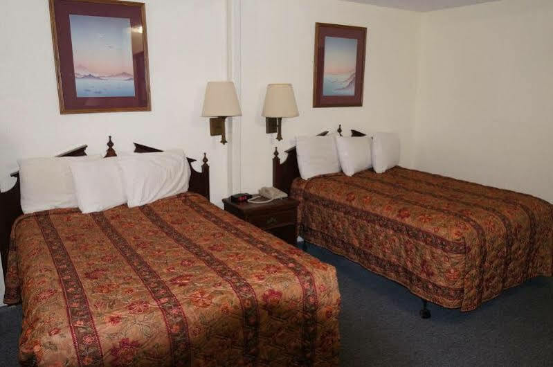 Ozark Inn & Suites Eksteriør billede