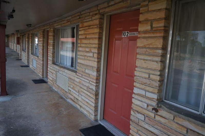 Ozark Inn & Suites Eksteriør billede