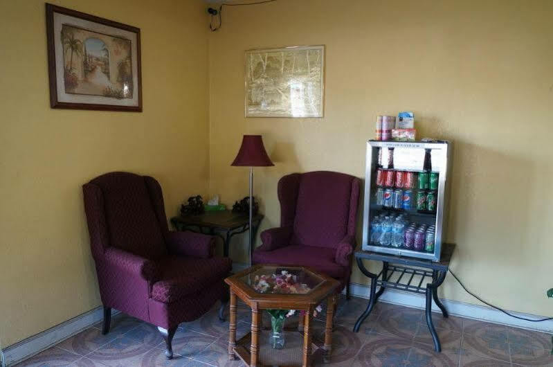 Ozark Inn & Suites Eksteriør billede