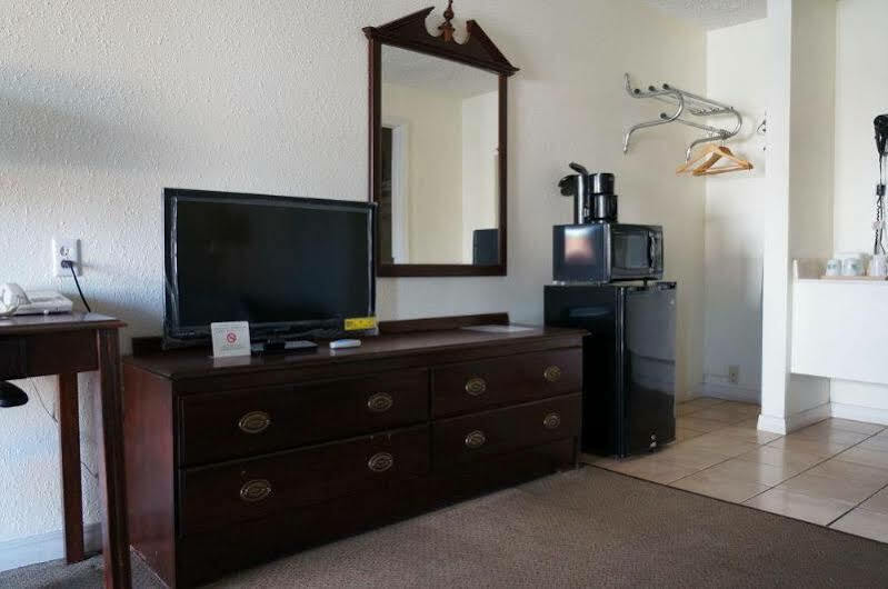 Ozark Inn & Suites Eksteriør billede