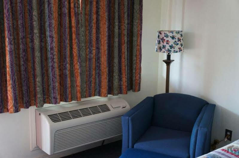 Ozark Inn & Suites Eksteriør billede